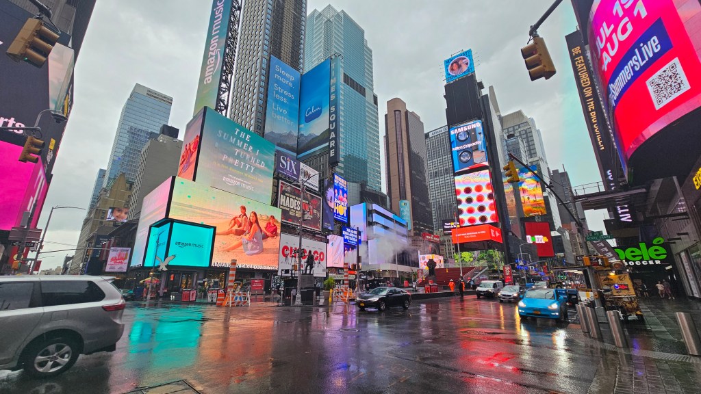 The Neon Jungle, Times&nbsp;Square