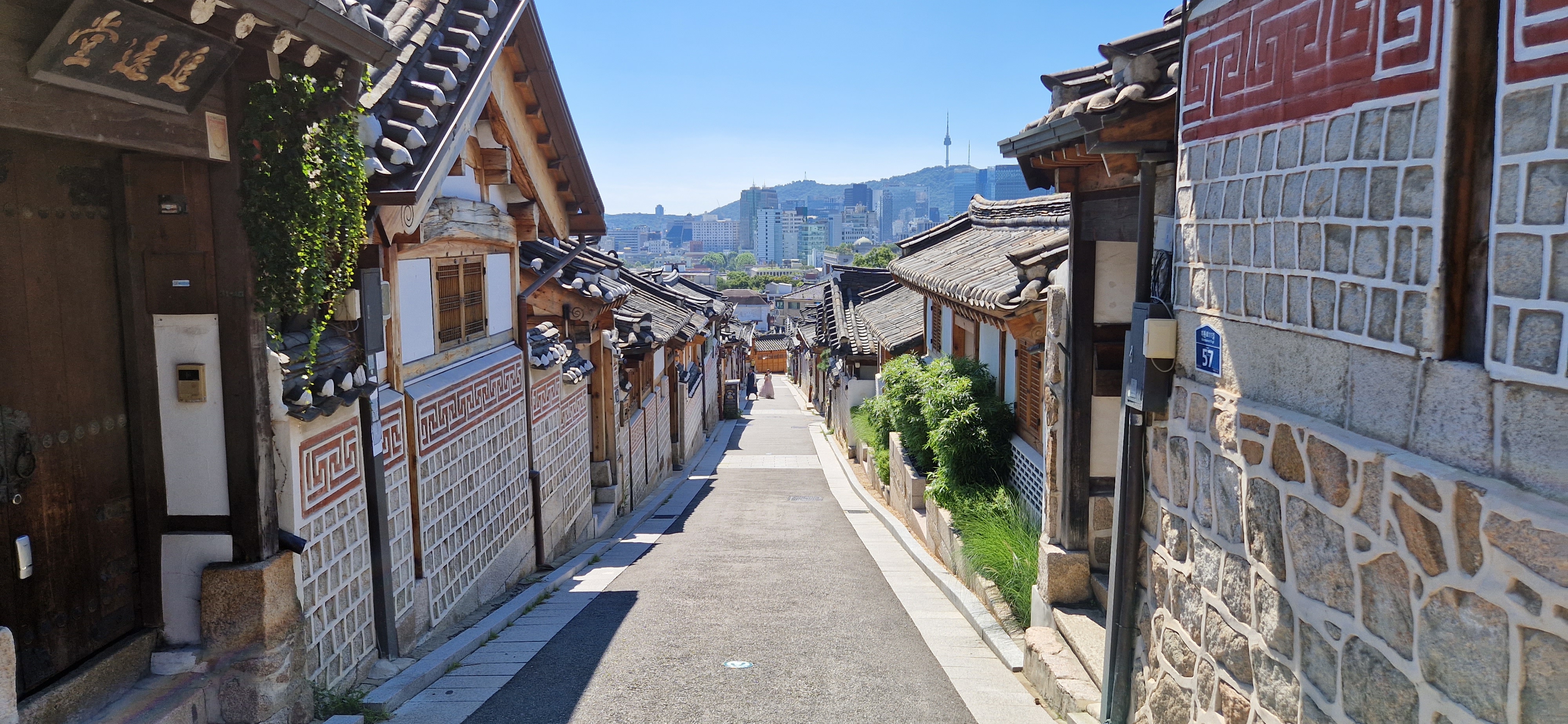 My 10 Favorite Photo Spots in Seoul (And How to Find Them!)